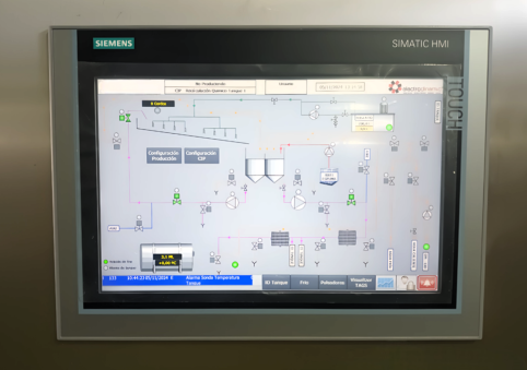 Instalación de cuadros eléctricos y maquinaria avanzada para sistema automatizado